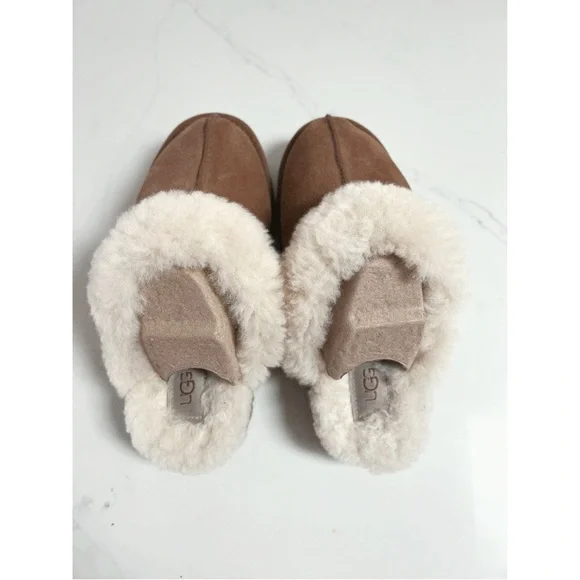UGG Disquette Boots/Slippers - Picture 3 of 8